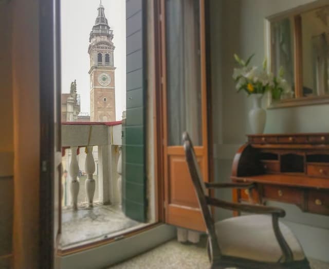 Deluxe Suite, Balcony