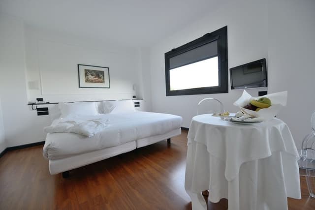 Junior Suite, Hill View (Spa Access)