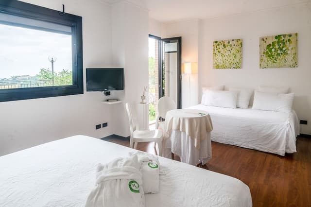 Junior Triple Room, 2 Bathrooms, Hill View