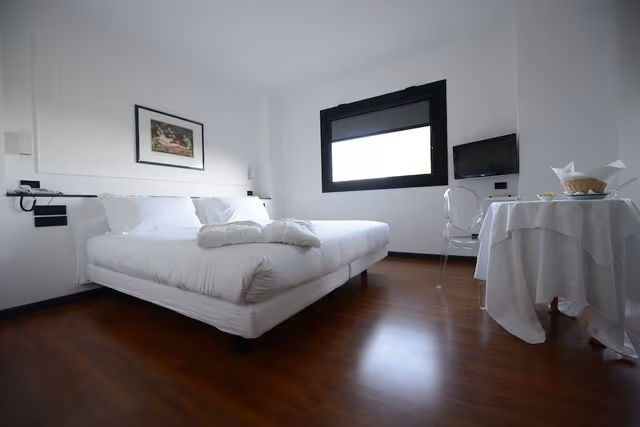 Junior Suite, Hill View (Spa Access)