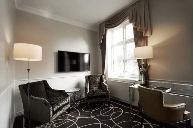 Junior Suite with Lounge access