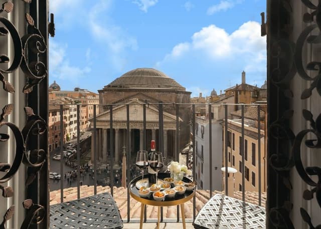 Annex Suite with Private Terrace Pantheon View