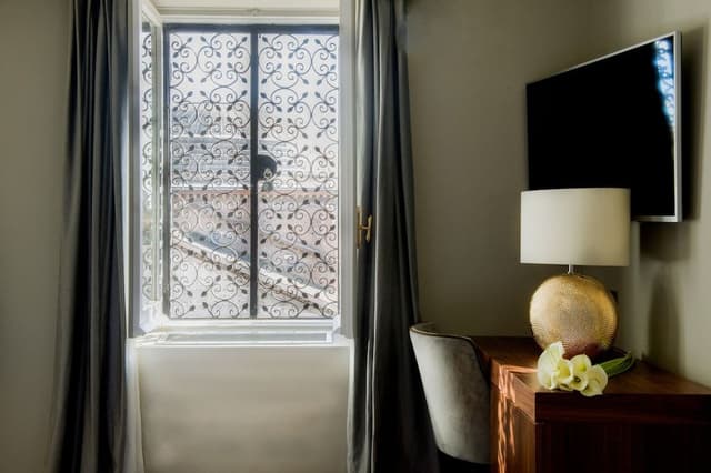 Annex Suite with Private Terrace Pantheon View