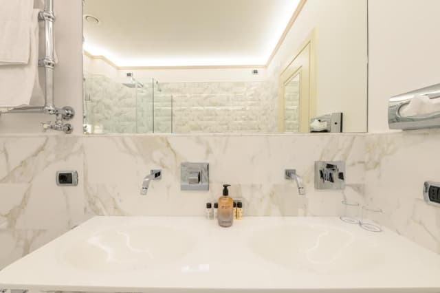 Deluxe Double or Twin Room with Balcony