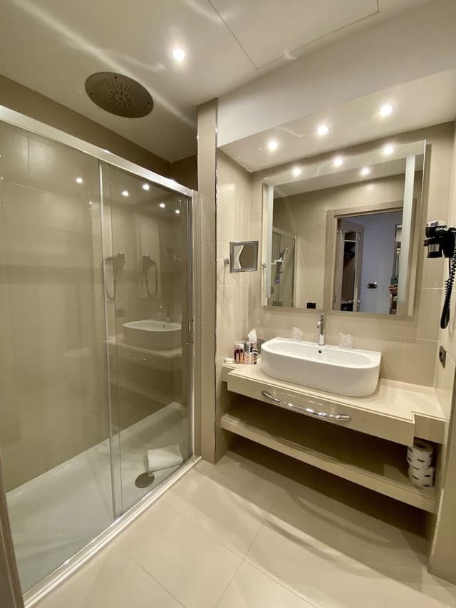 Luxury Suite