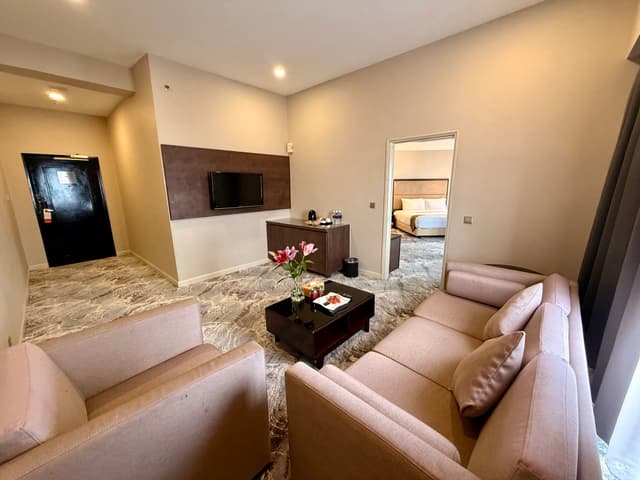 Executive Suite with One King Bed