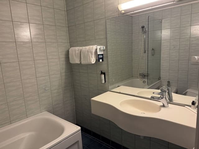 Superior Twin Room, Lake View