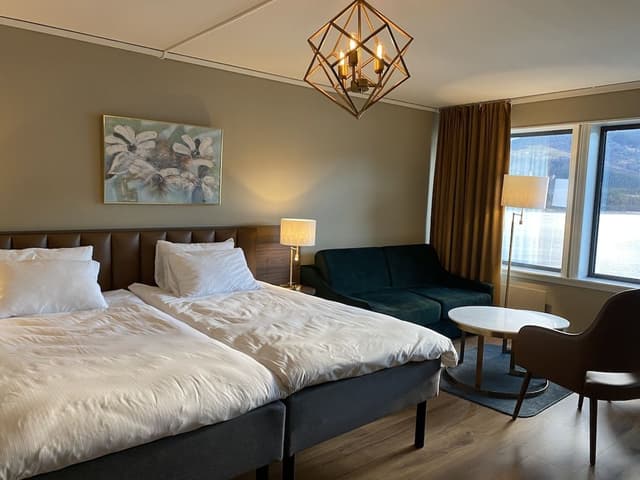 Superior Twin Room, Lake View