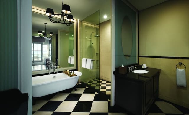 Studio Suite Twin