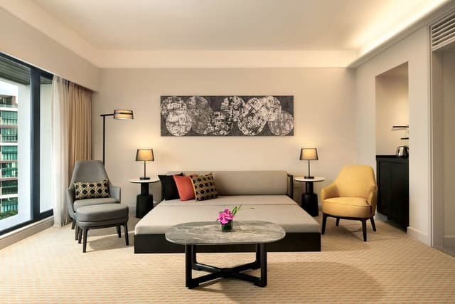 KING DELUXE FAMILY ROOM
