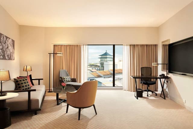 KING PREMIUM SUITE CITY VIEW