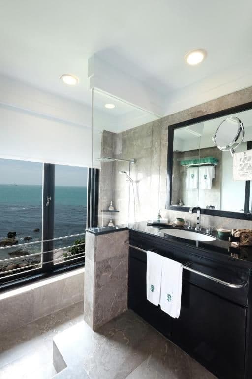 Ocean Villa on the Rock