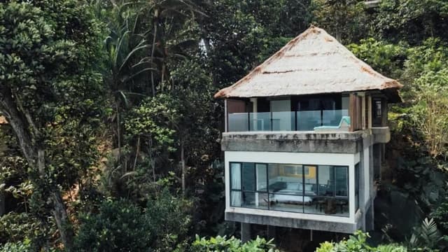 Rainforest Oceanfront Villa Two Bedroom