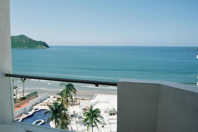 Junior Suite Ocean Front