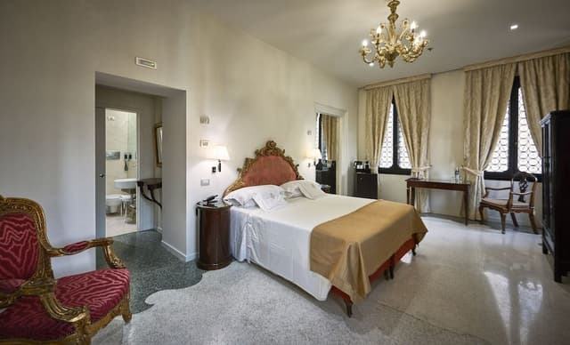 Junior Suite, Terrace, Canal View