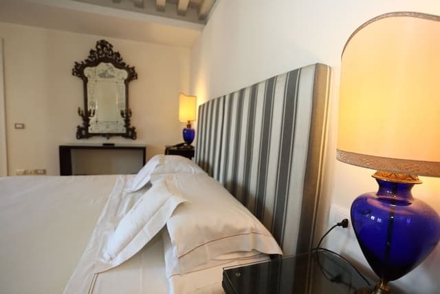 Premium Suite, 1 King Bed, Terrace, Canal View