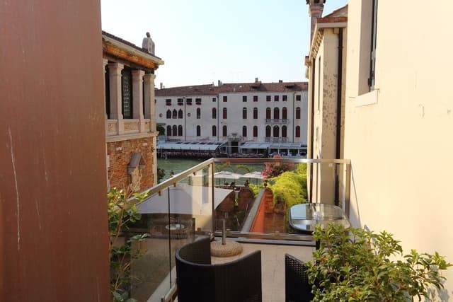 Premium Suite, 1 King Bed, Terrace, Canal View