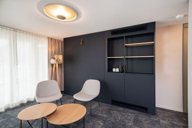 Spacious Roof Top Room