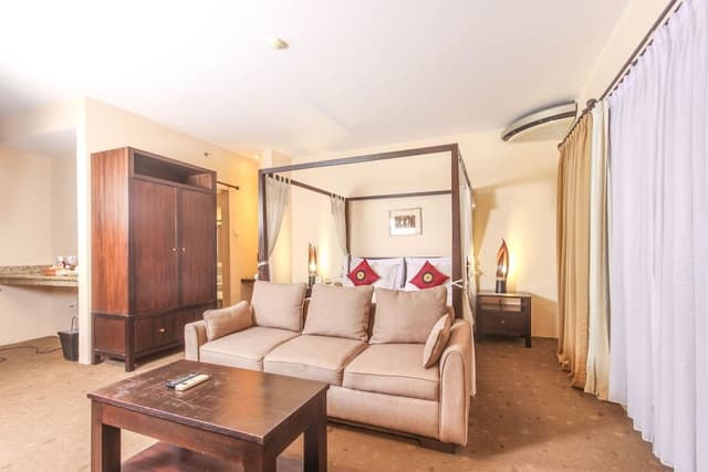 Junior Suite Village View