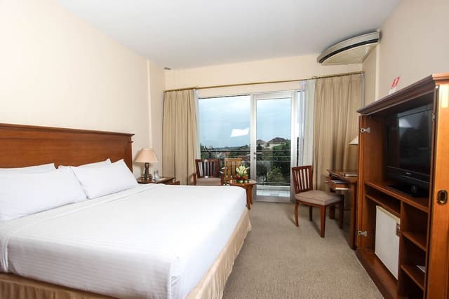 Boutique Room