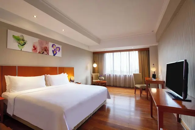 Executive Suite, City View