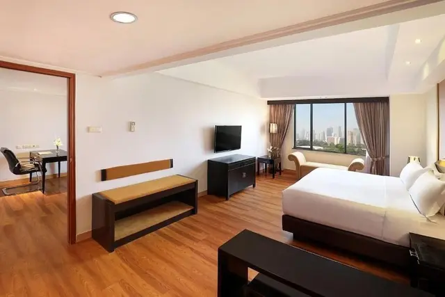 Executive Suite, City View