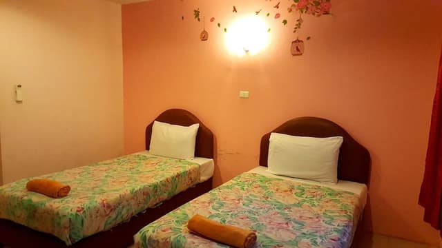 Standard Room (Road Side)