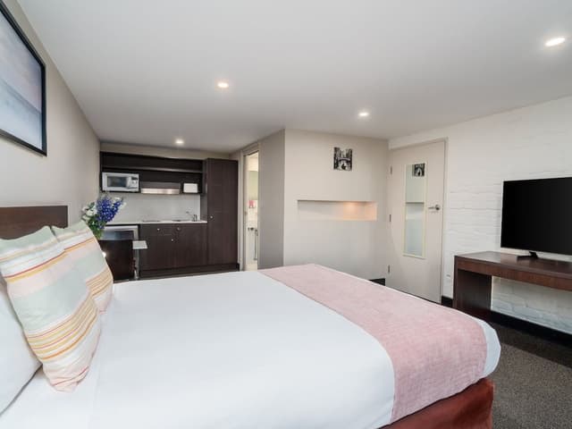 Studio Queen Room