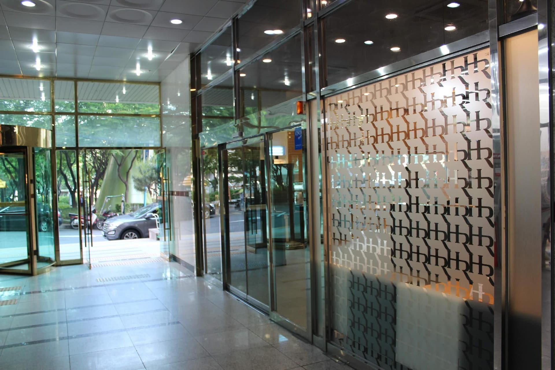โรงแรมฮันเด เรสซิเด้นซ์