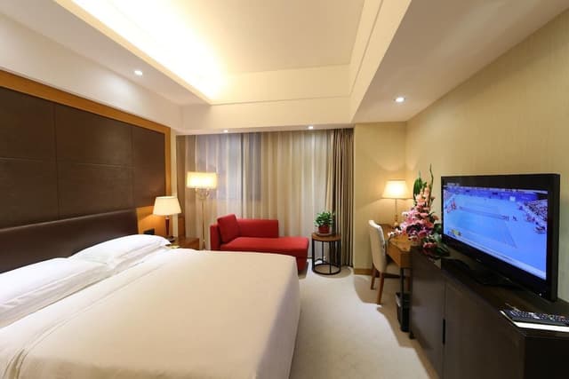 Standard Queen Room