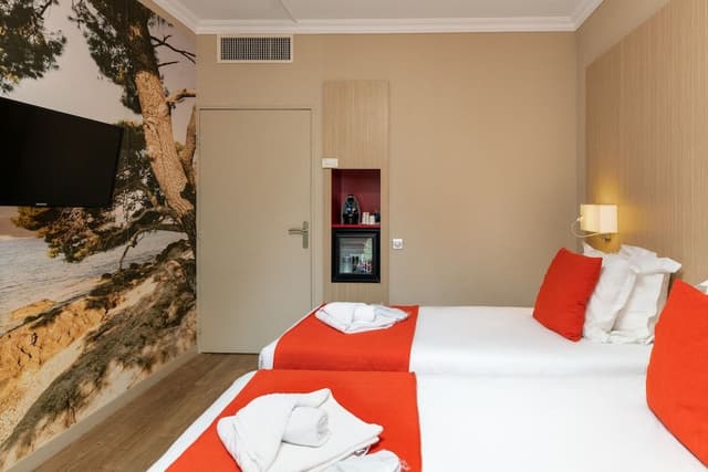 Twin Room, Balcony