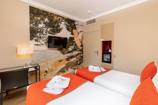 Twin Room, Balcony
