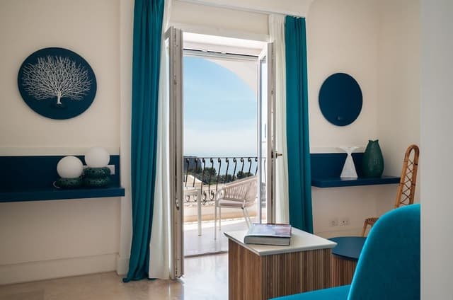 Executive Suite Sea View
