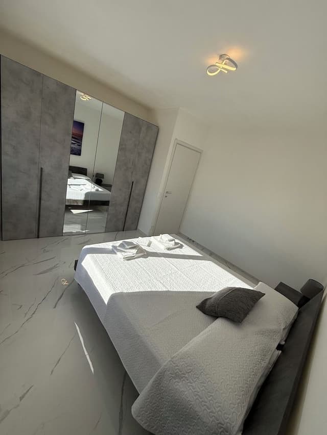 Luxury Apartment, City View