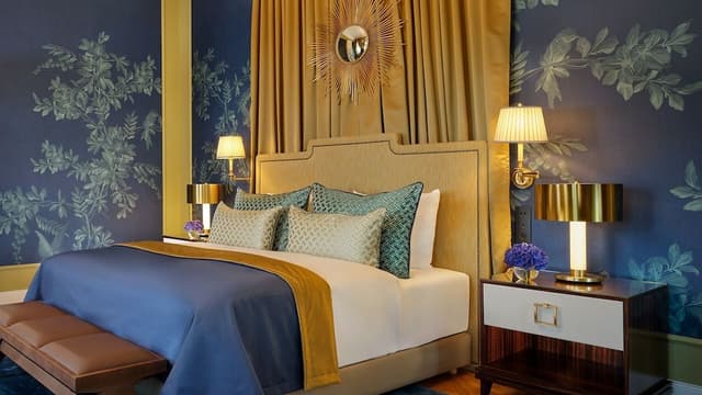 Royal Suite, 2 Bedrooms (Castle View)