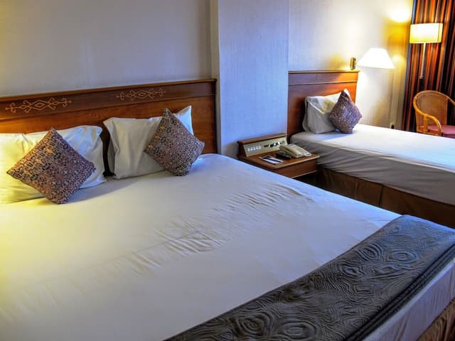 Deluxe Family Room