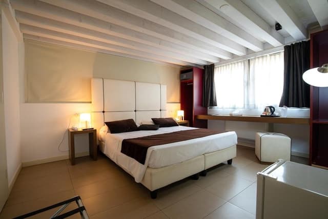 Apartment, 1 Bedroom, Kitchenette, Annex Building