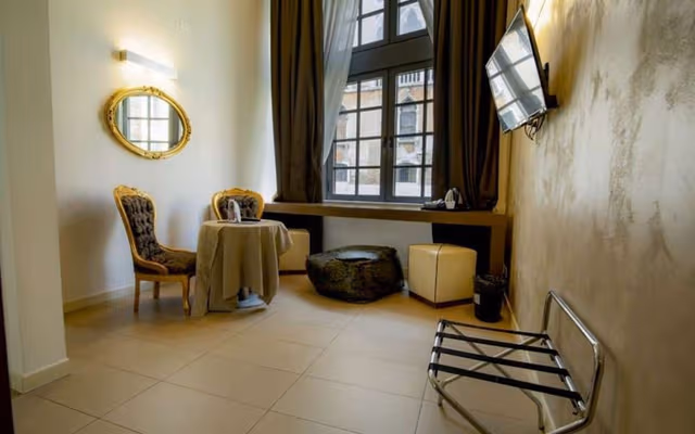 Superior Quadruple Room, Canal View