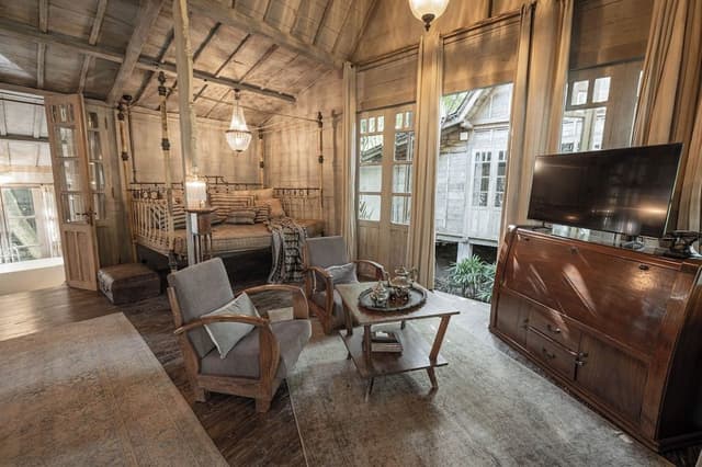 Traditional Vintage Teak House