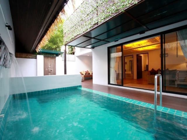 Jacuzzi Family Pool Suite