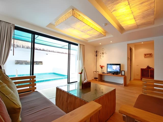 Jacuzzi Family Pool Suite