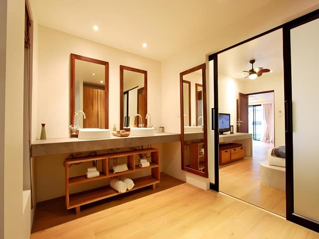 Jacuzzi Family Pool Suite
