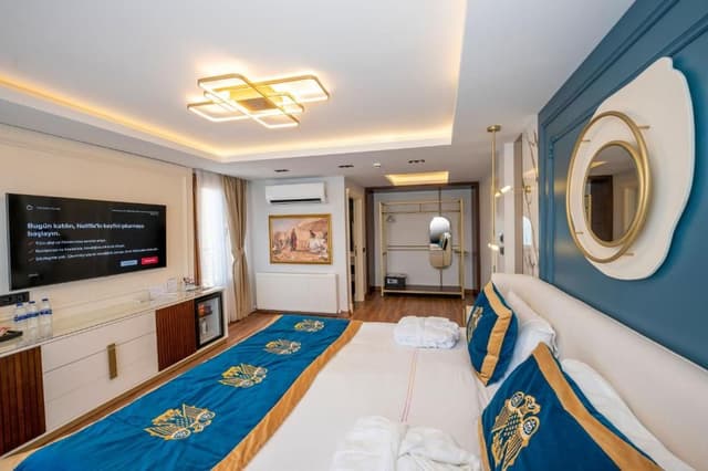 Penthouse Suite - Balcony with Sea View
