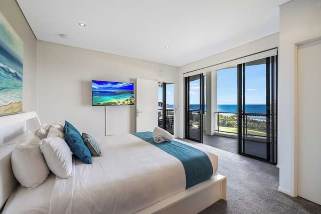 4 Bedroom Penthouse - Private Bar