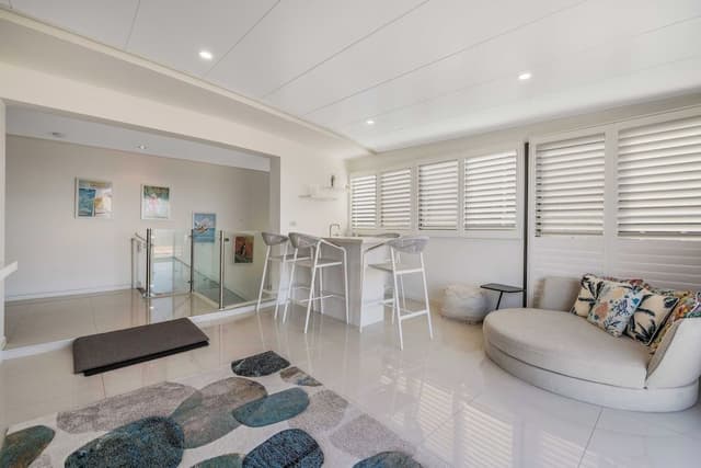 4 Bedroom Penthouse - Private Bar