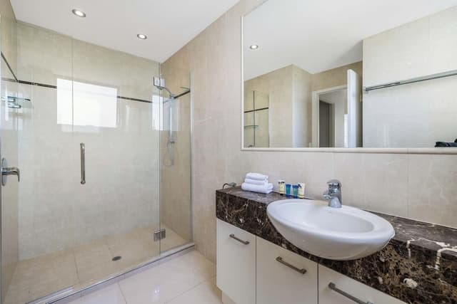 4 Bedroom Penthouse - Private Bar