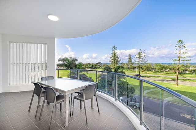 Beachfront Apartment, 3 Bedrooms
