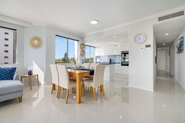 Beachfront Apartment, 3 Bedrooms