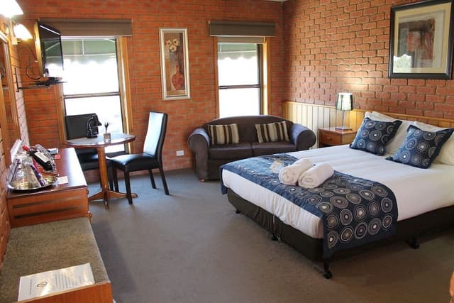 Deluxe King Room