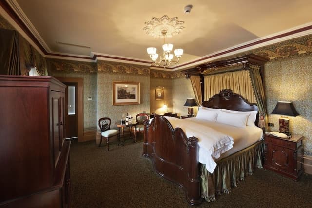 Royal Suite, 1 King Bed, Balcony